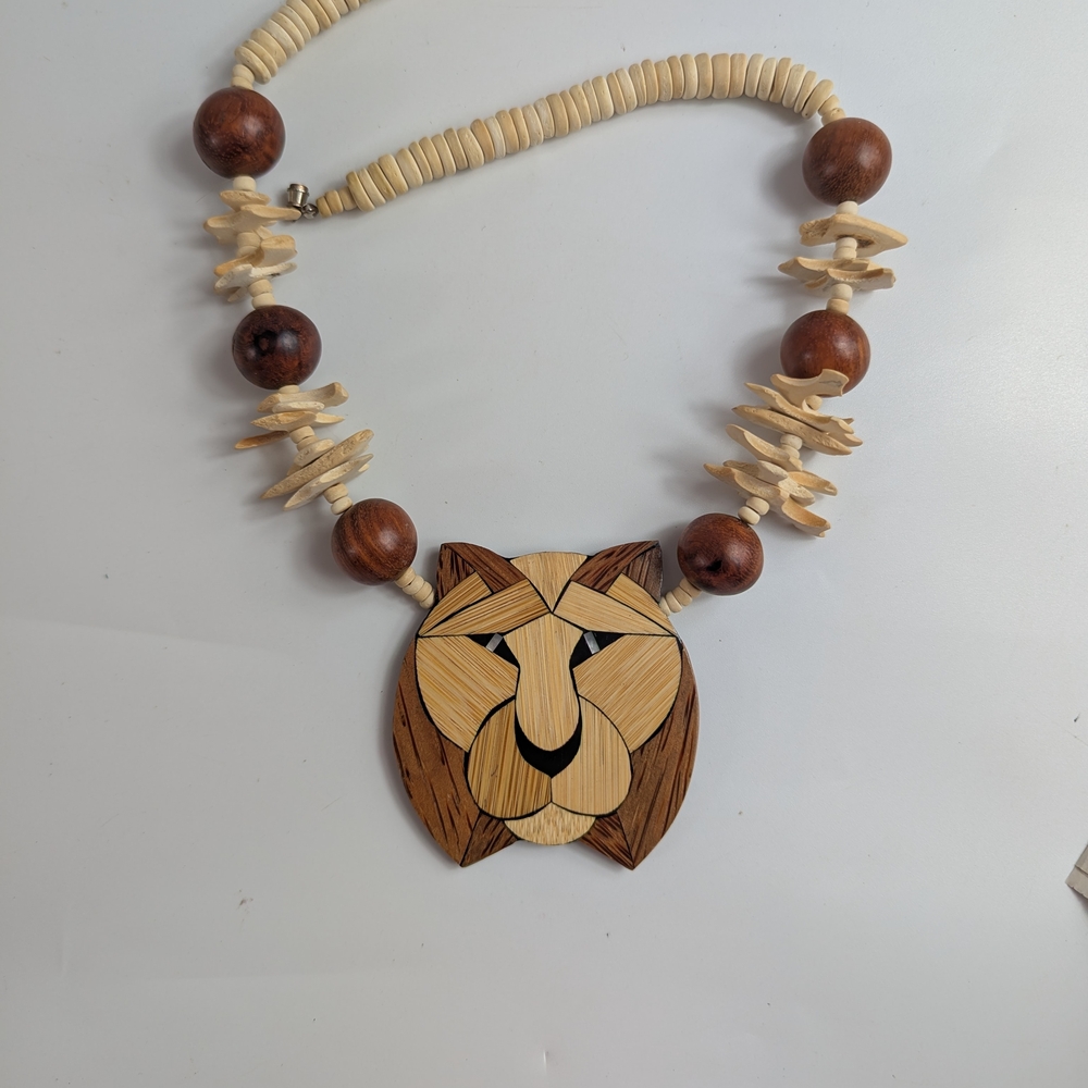Vintage Lee Sands Lion Head Wood Inlay Shell Statement Maximalist Necklace